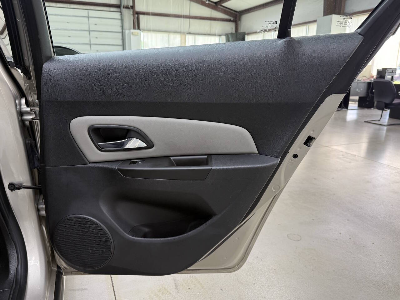 Used 2014 Chevrolet Cruze LS FWD image 14