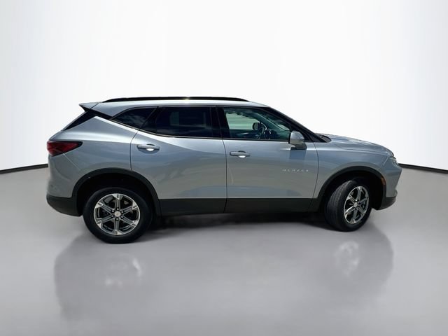 Used 2024 Chevrolet Blazer LT w/ Convenience Package FWD image 9