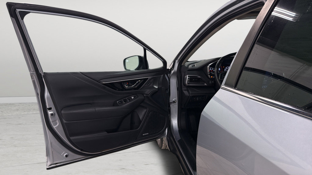 Certified 2021 Subaru Outback Limited image 13