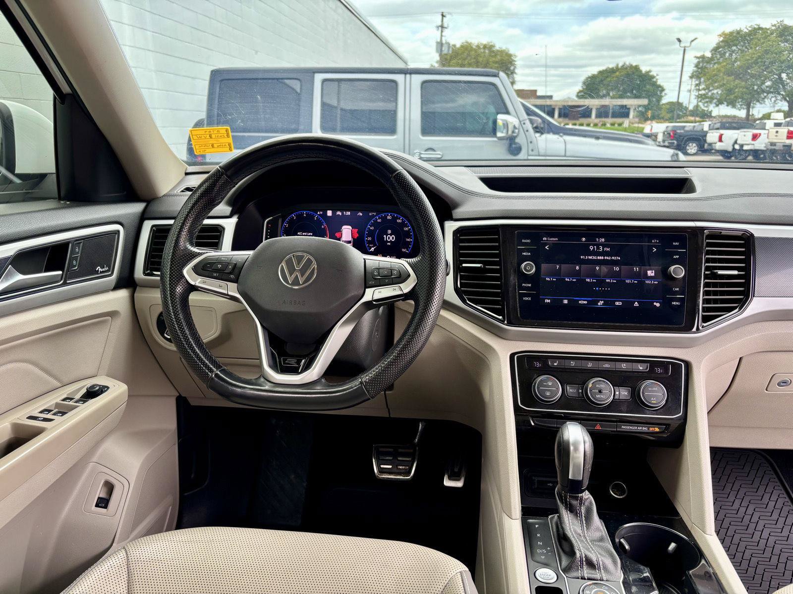 Used 2021 Volkswagen Atlas SEL Premium AWD/4WD image 3