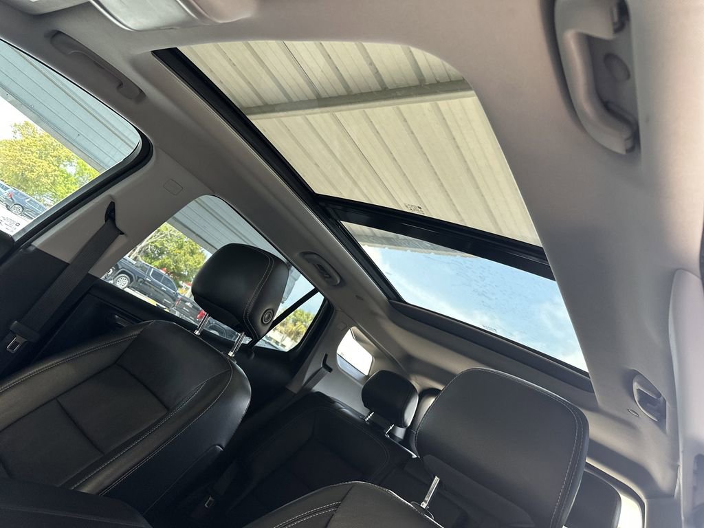 Used 2022 GMC Terrain SLT w/ Elevation Edition FWD image 28