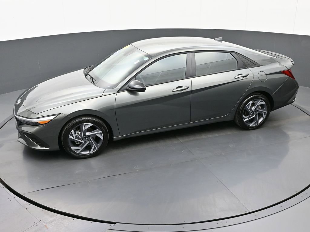 Used 2025 Hyundai Elantra Sport image 43