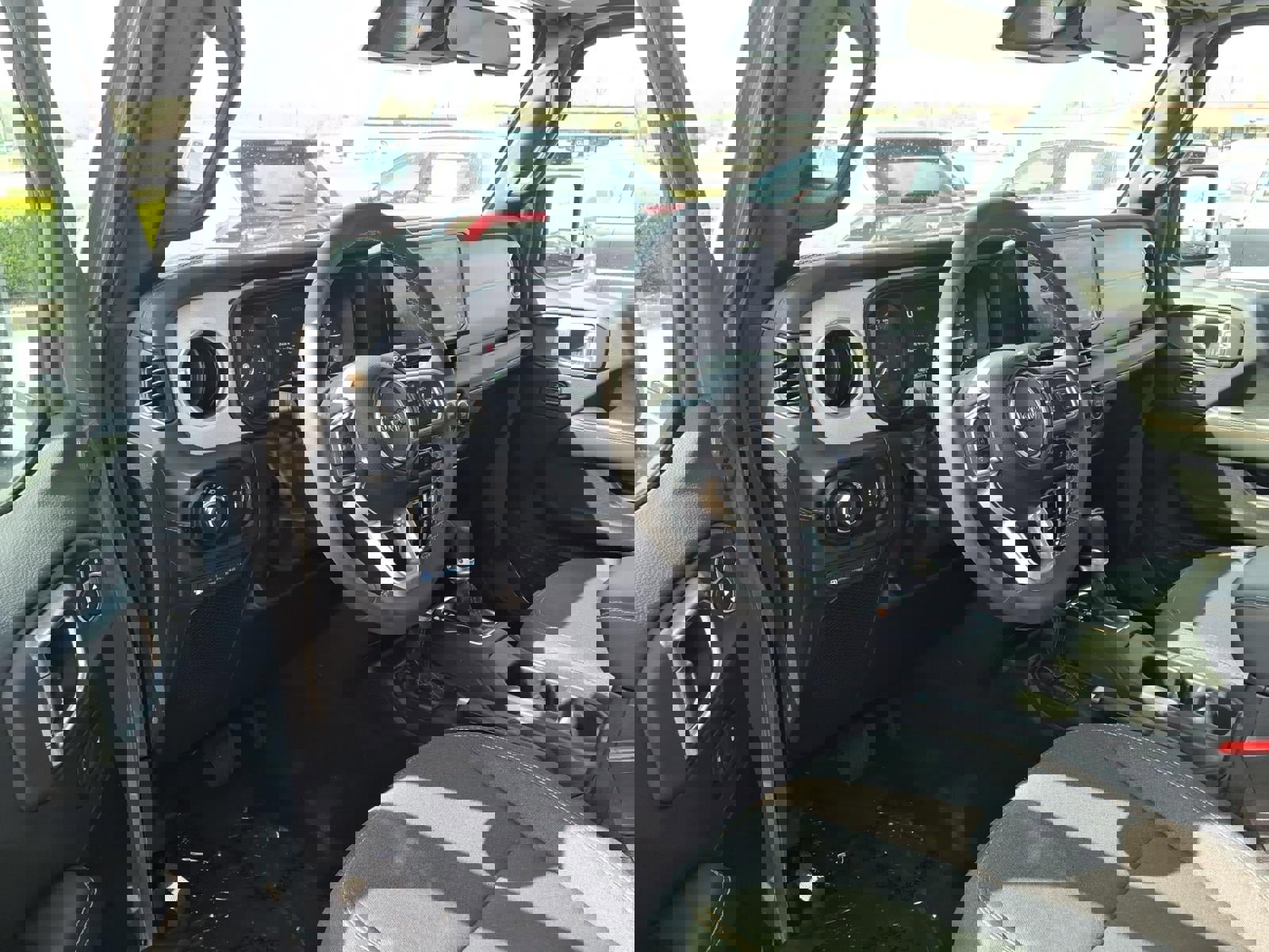 Used 2025 Jeep Wrangler Unlimited Sahara image 7