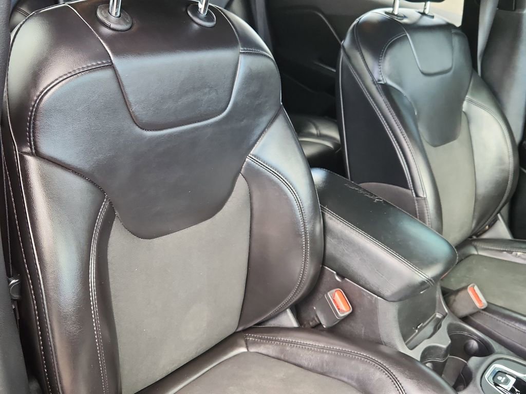 Used 2021 Jeep Cherokee Latitude Plus image 15