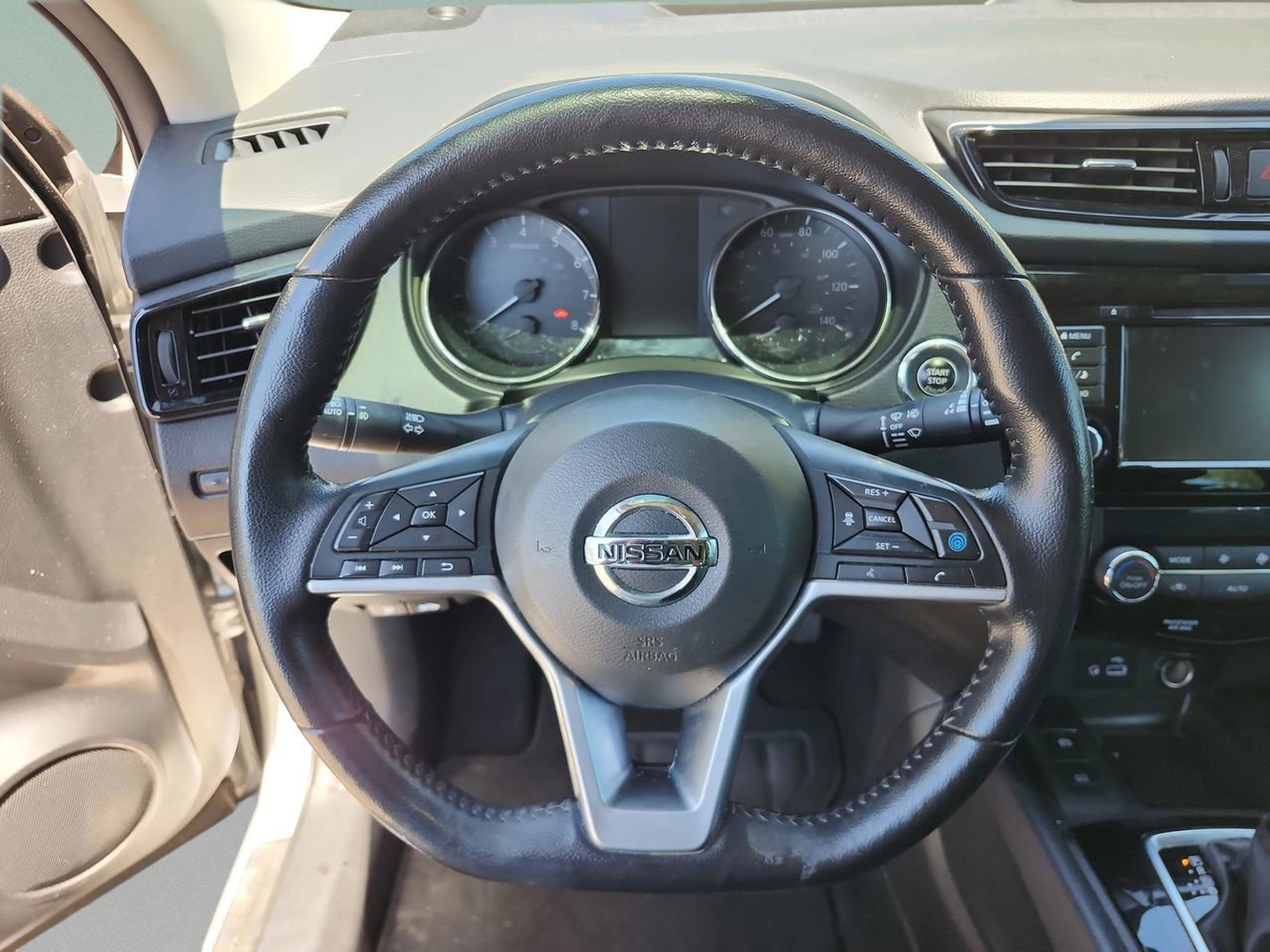 Used 2022 Nissan Rogue Sport SV w/ Technology Package FWD image 9