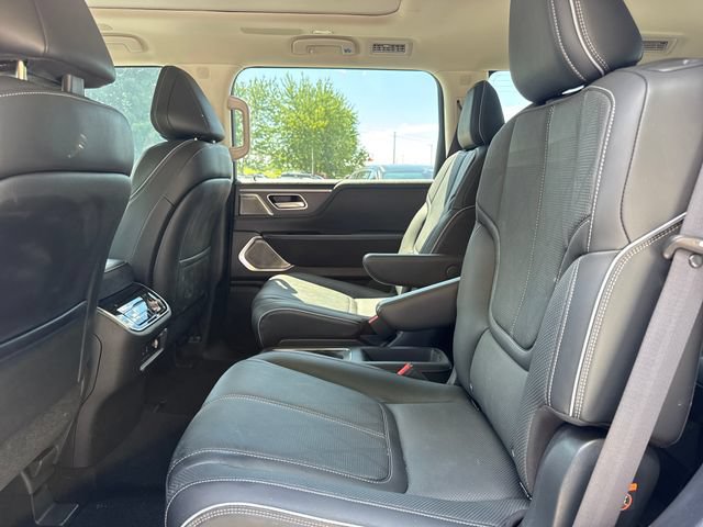 Used 2025 INFINITI QX80 Sensory AWD/4WD image 11