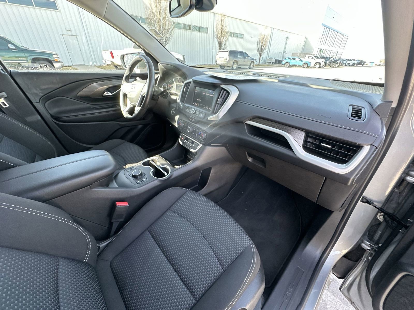 Used 2023 GMC Terrain SLE w/ Driver Convenience Package FWD image 27