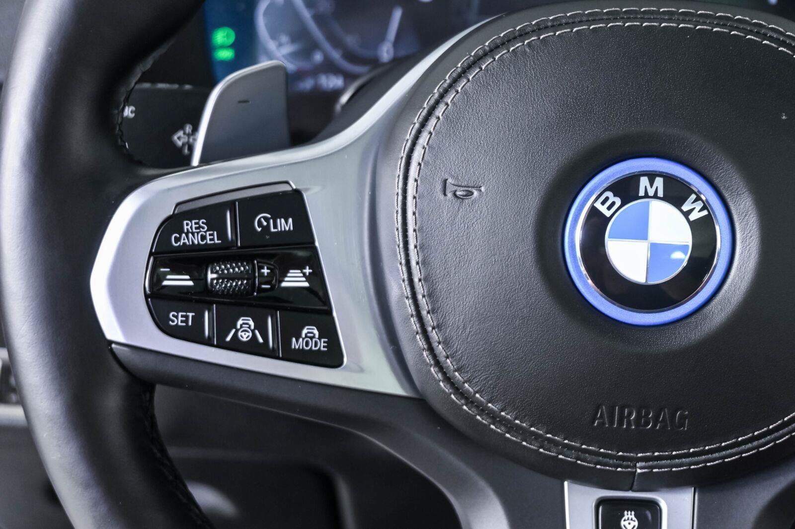 Used 2022 BMW X5 xDrive45e w/ M Sport Package AWD/4WD image 9