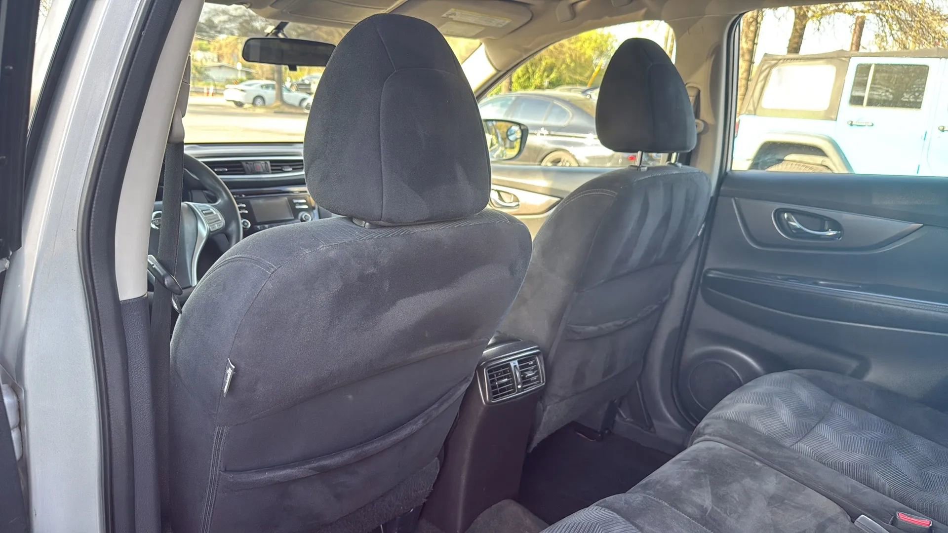 Used 2015 Nissan Rogue S image 16