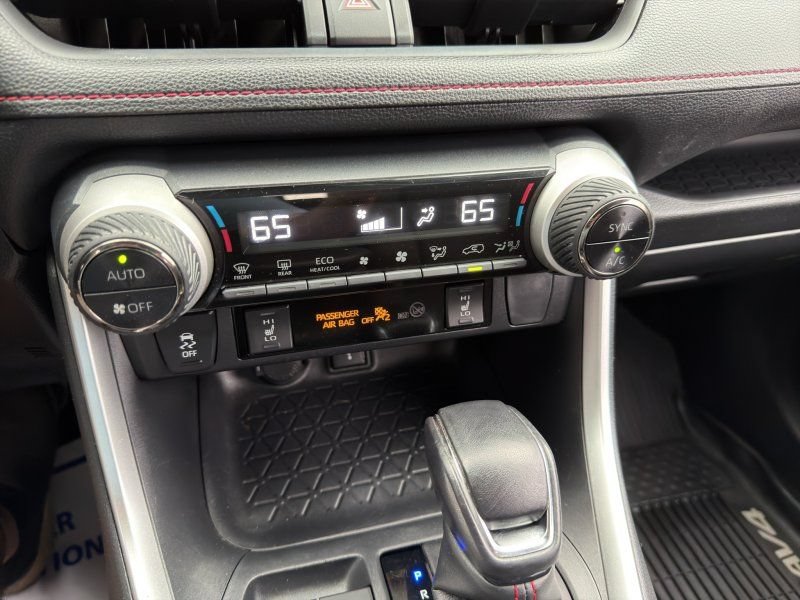 Used 2021 Toyota RAV4 SE AWD/4WD image 17
