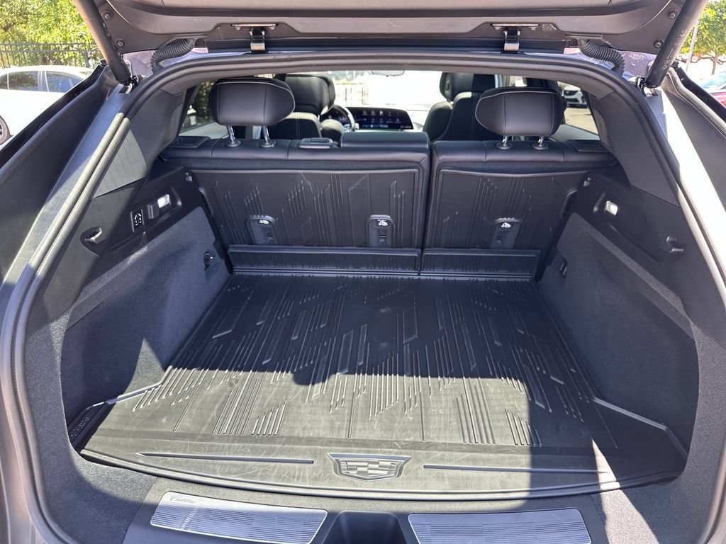 Certified 2025 Cadillac Lyriq Luxury w/ LPO, Floor Liner Package AWD/4WD image 42