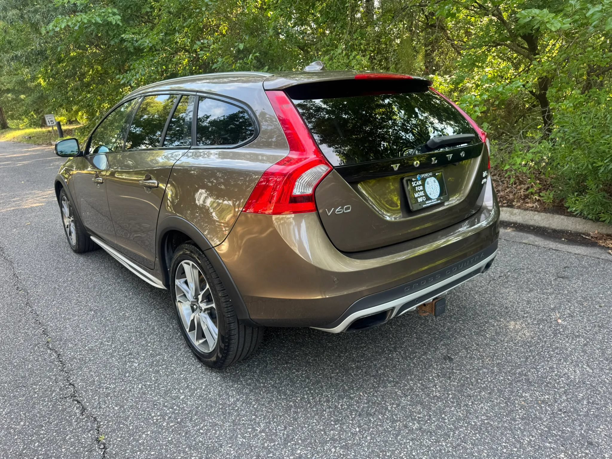 Used 2015 Volvo V60 T5 Cross Country Platinum AWD/4WD image 8