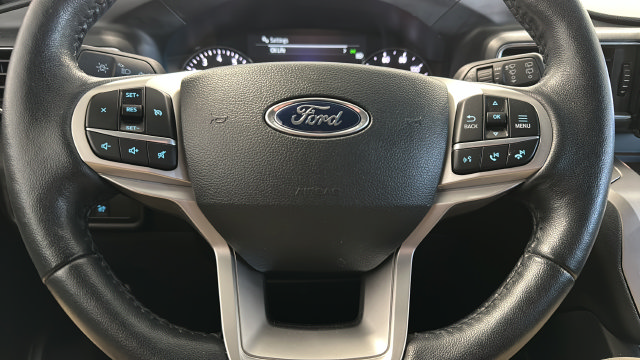 Used 2022 Ford Explorer XLT w/ Equipment Group 202A AWD/4WD image 16