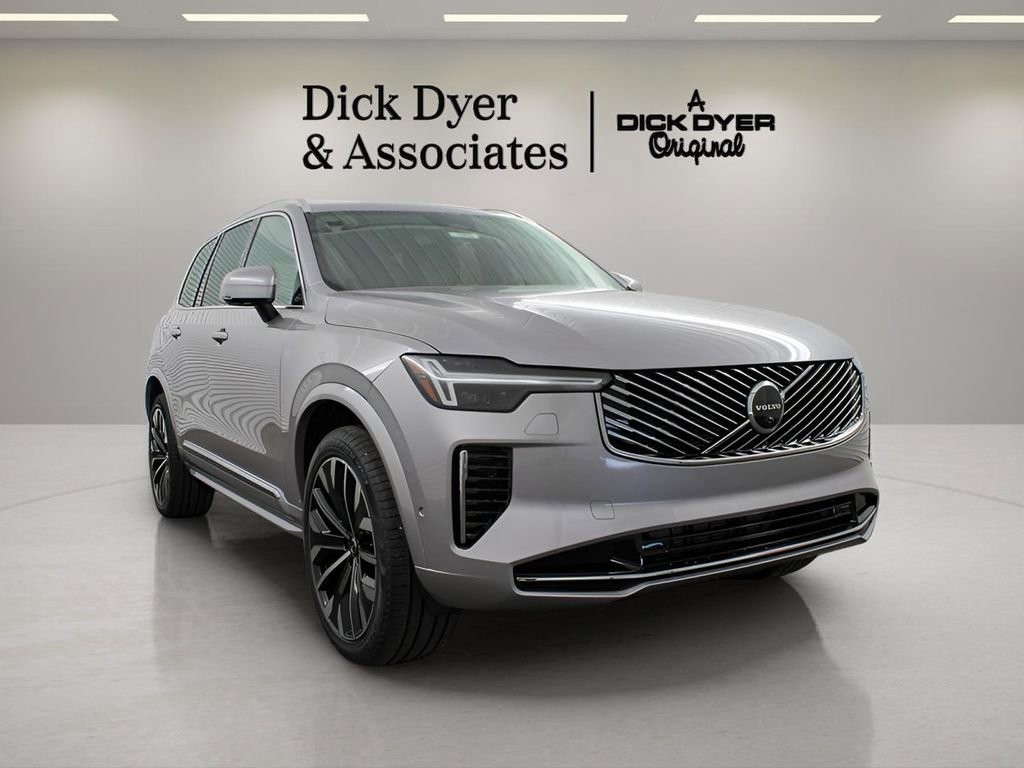 New 2026 Volvo XC90 B6 Plus w/ Protection Package Premier image 9