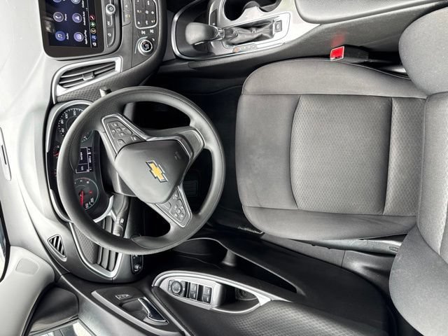 Used 2023 Chevrolet Malibu LT FWD image 34