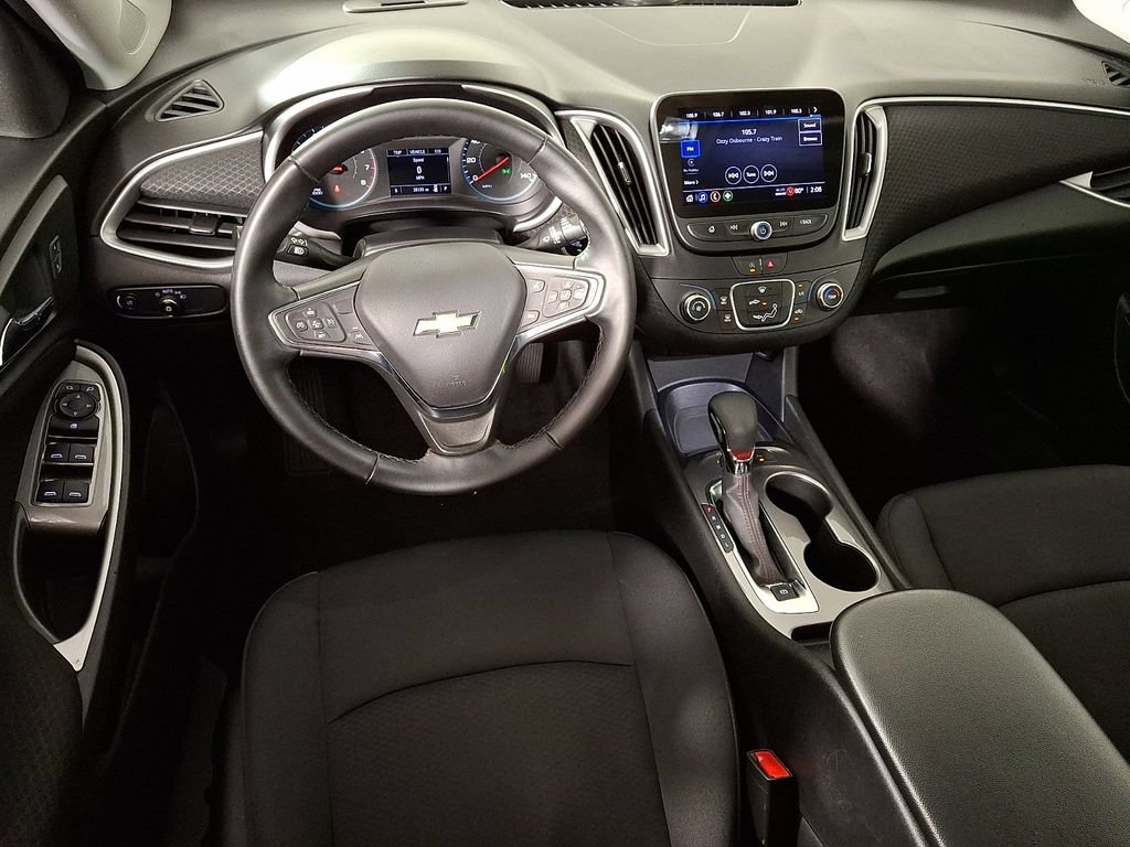 Used 2024 Chevrolet Malibu RS FWD image 2