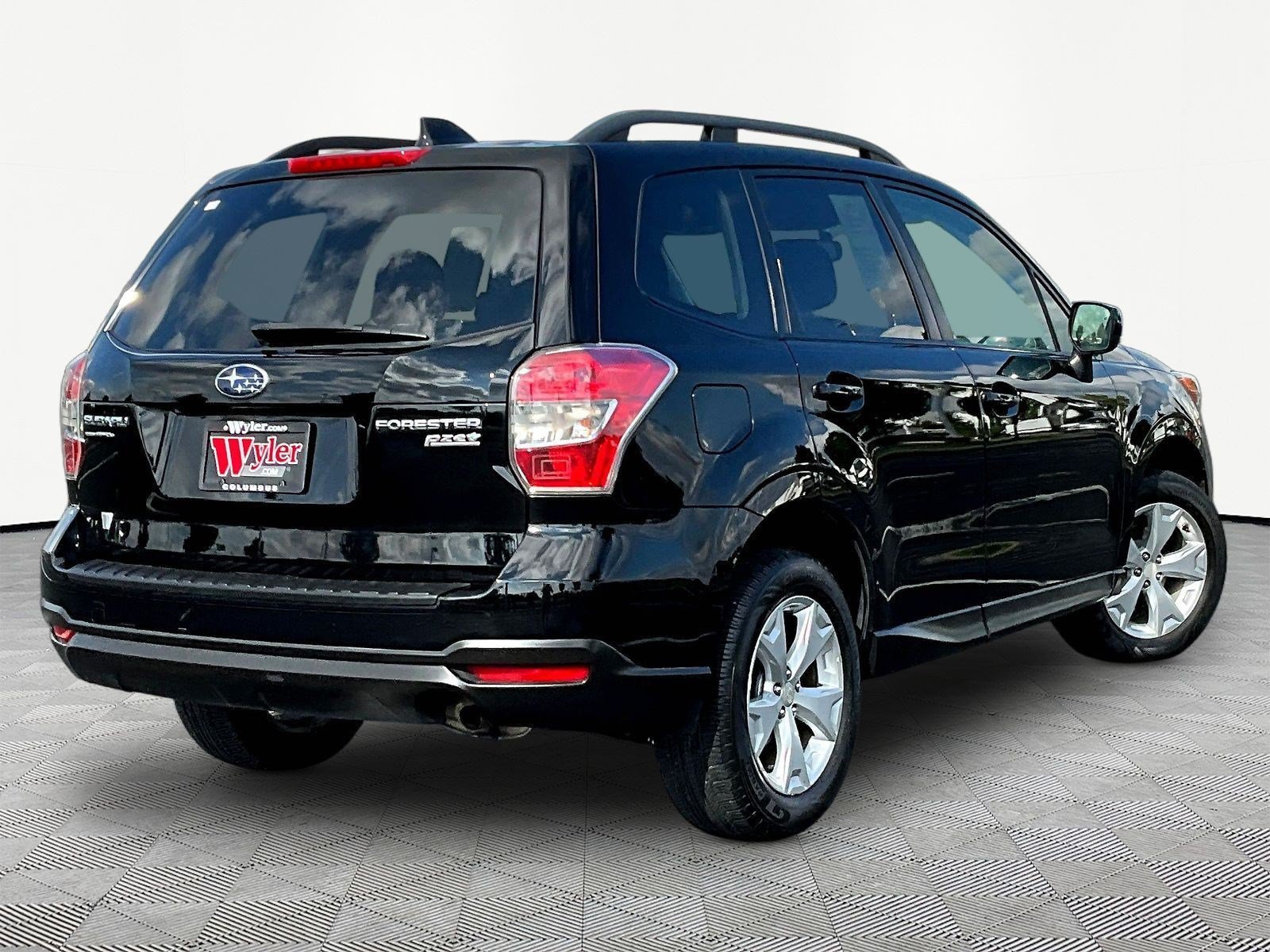 Used 2016 Subaru Forester 2.5i Premium w/ Popular Package #2 AWD/4WD image 6