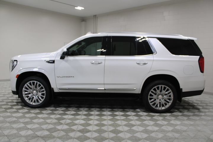Used 2024 GMC Yukon SLT w/ SLT Luxury Package AWD/4WD image 8