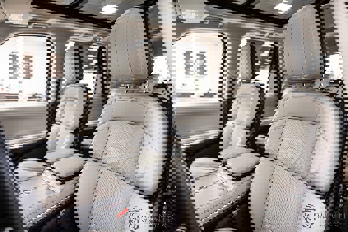 Used 2025 Lincoln Navigator Reserve image 18