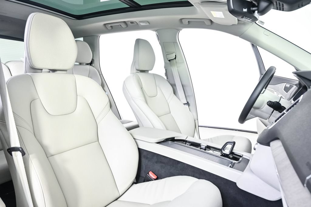 Certified 2025 Volvo XC90 T8 Core w/ Protection Package AWD/4WD image 24