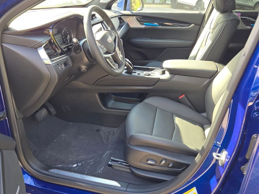 New 2025 Cadillac XT5 Premium Luxury image 24