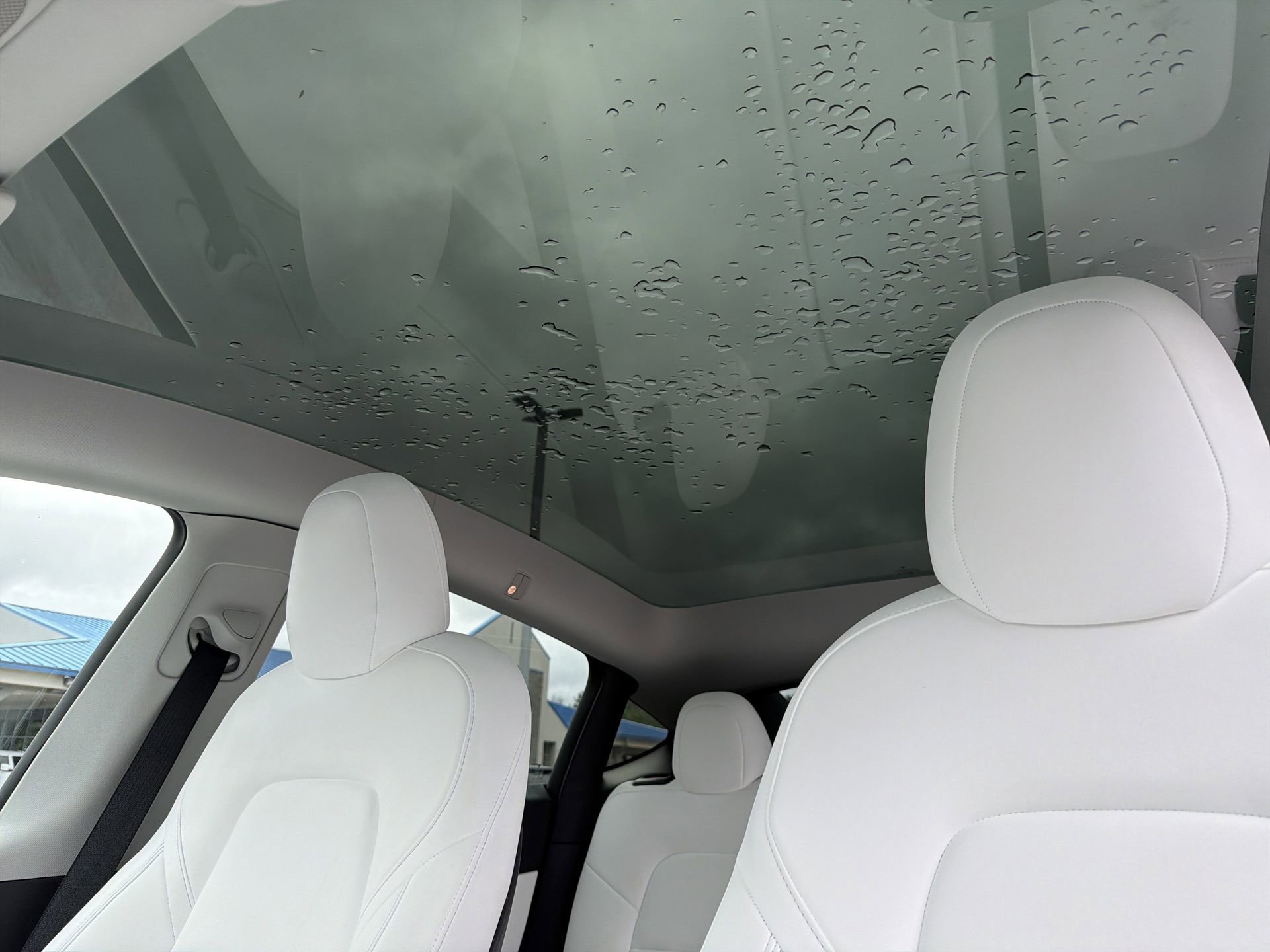 Used 2022 Tesla Model Y Long Range image 17