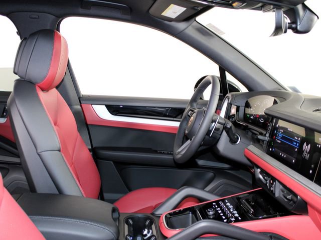 Certified 2025 Porsche Cayenne image 28