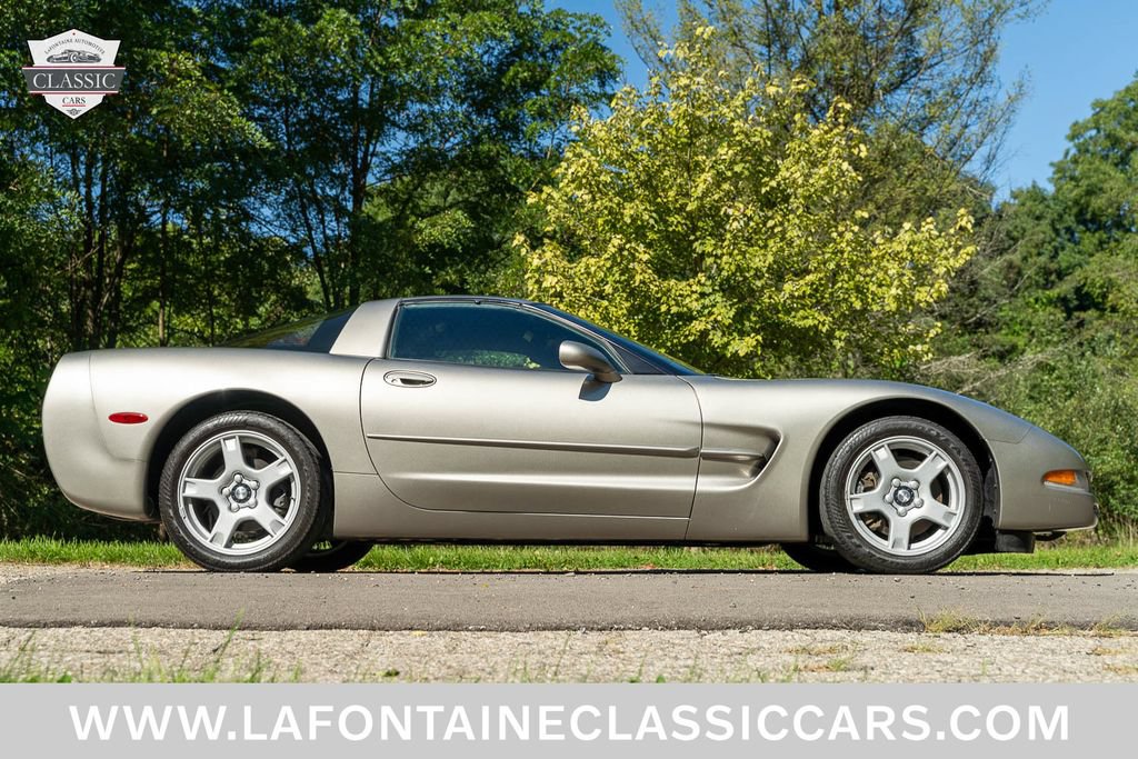 Used 1999 Chevrolet Corvette Coupe RWD image 27