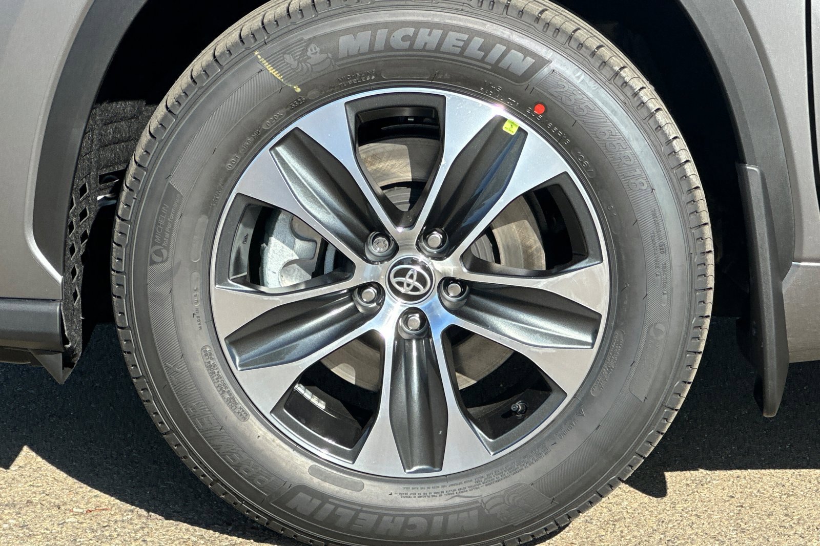 New 2026 Toyota Highlander XLE image 34