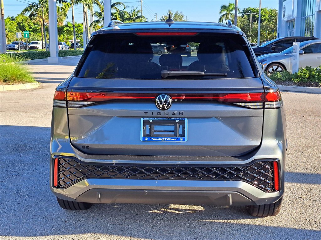 New 2026 Volkswagen Tiguan SE R-Line image 4
