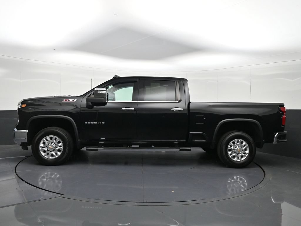 Used 2024 Chevrolet Silverado 2500 LTZ w/ LTZ Convenience Package AWD/4WD image 2
