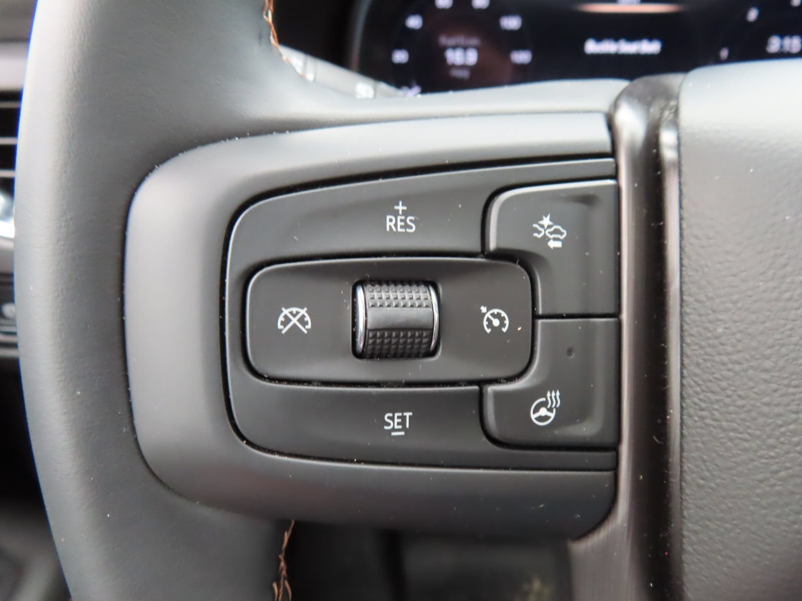 Used 2024 GMC Yukon XL AT4 w/ AT4 Premium Package AWD/4WD image 20