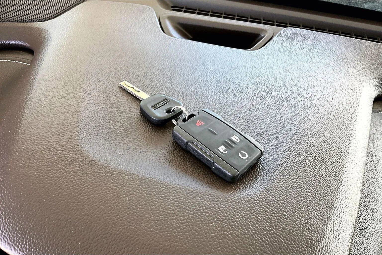 Used 2018 GMC Canyon SLE w/ SLE Convenience Package AWD/4WD image 32