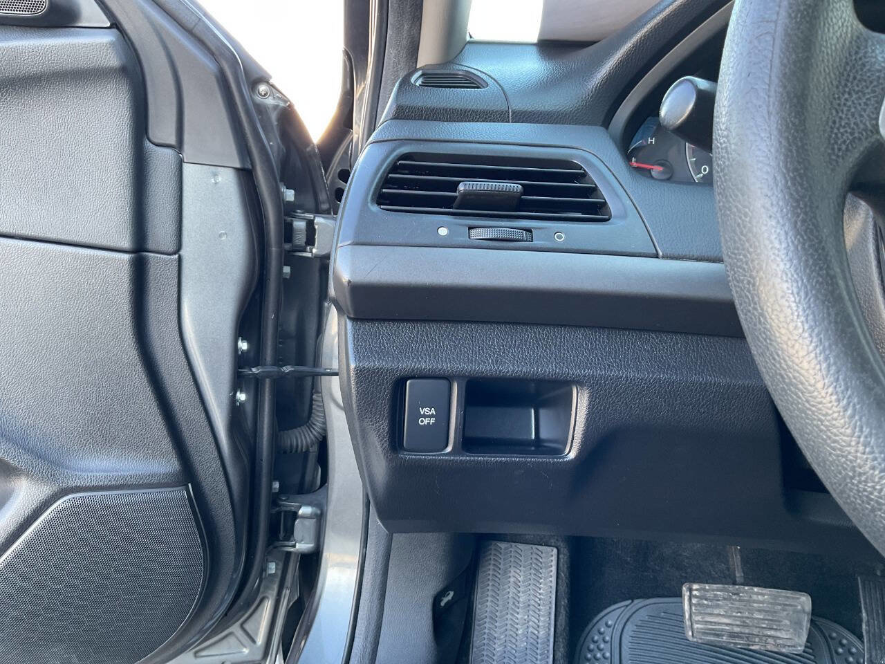 Used 2010 Honda Accord LX-P image 16