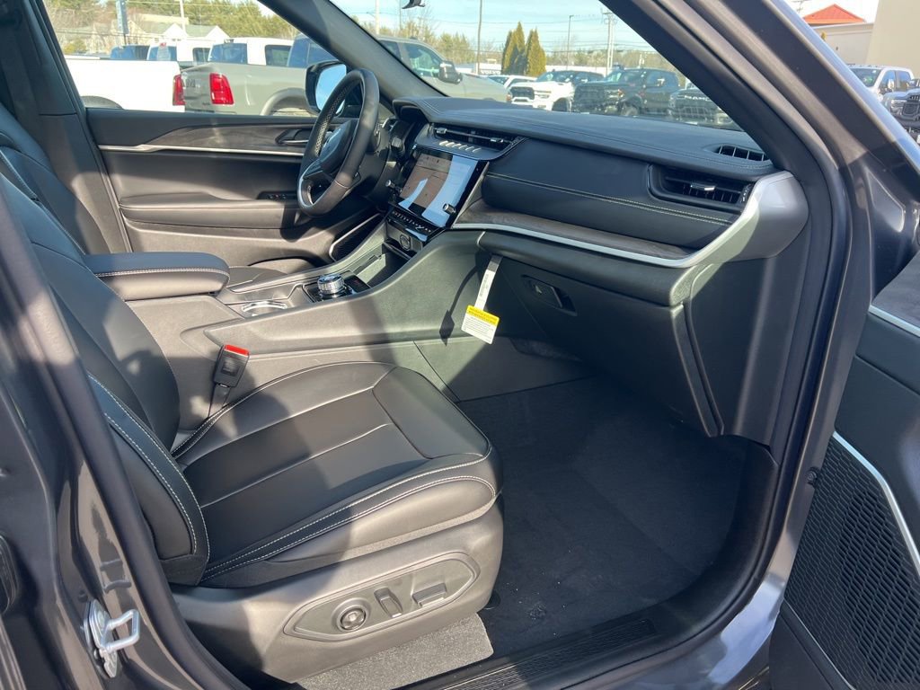 New 2026 Jeep Grand Cherokee Limited image 11