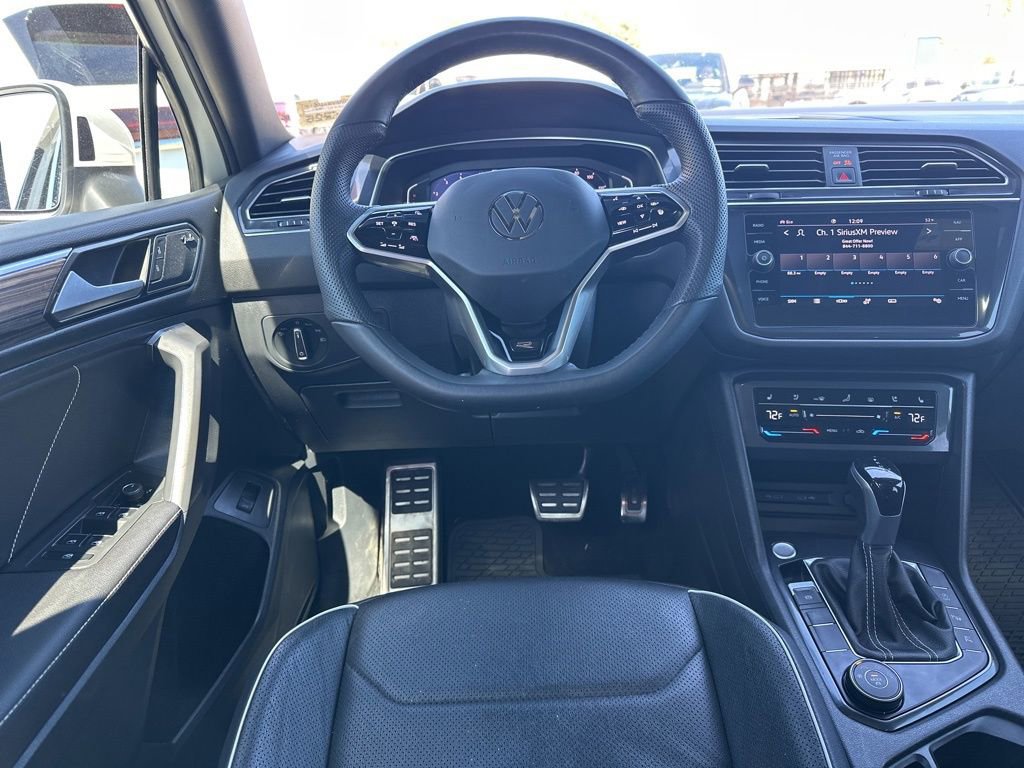 Used 2022 Volkswagen Tiguan SEL R-Line image 15