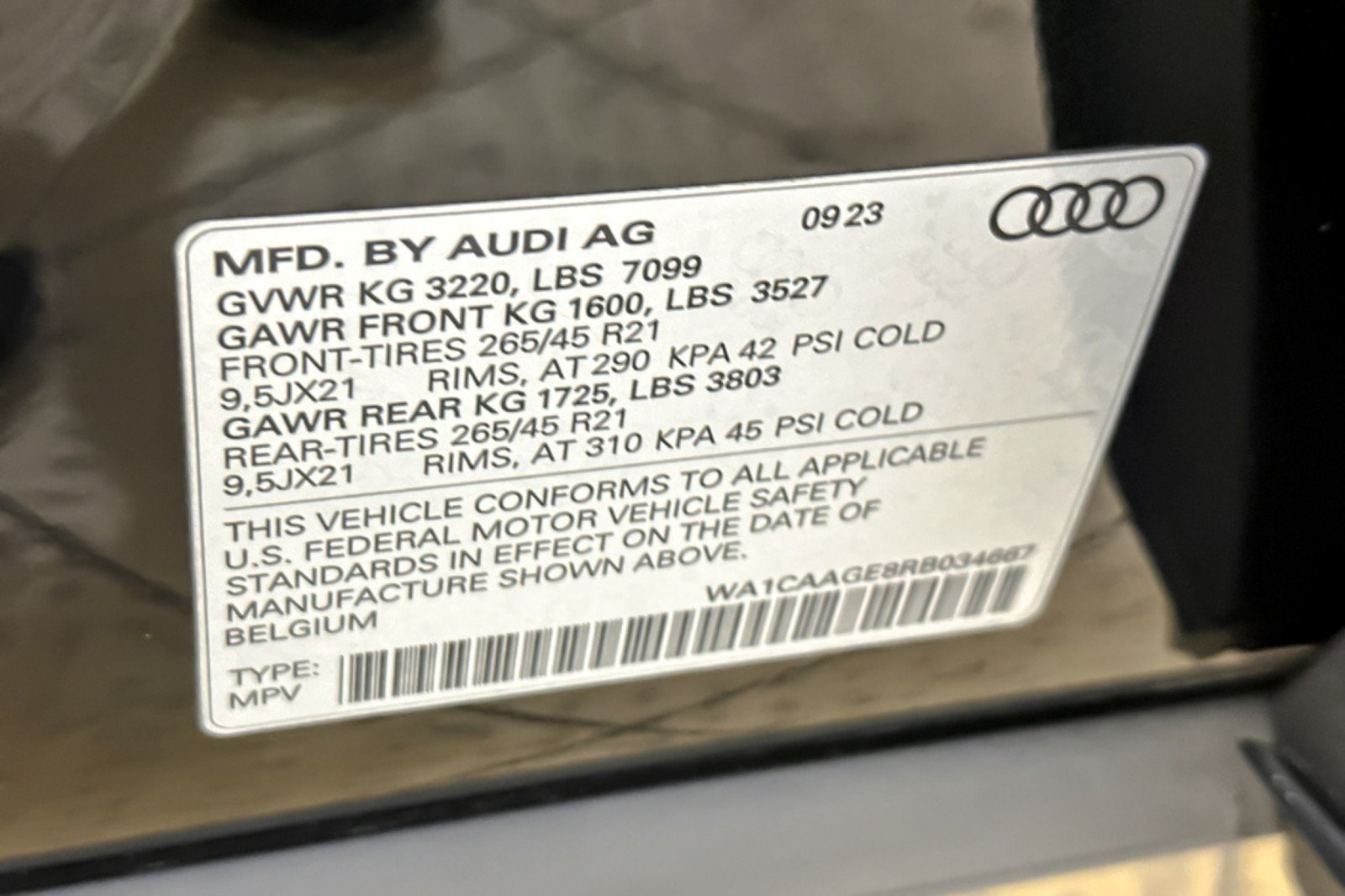 Used 2024 Audi Q8 e-tron Premium Plus AWD/4WD image 27
