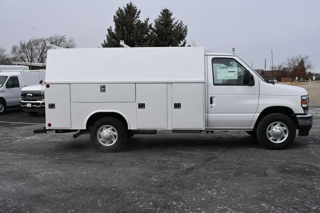 New 2025 Ford E-350 and Econoline 350 Super Duty w/ Power Equipment Group RWD image 4
