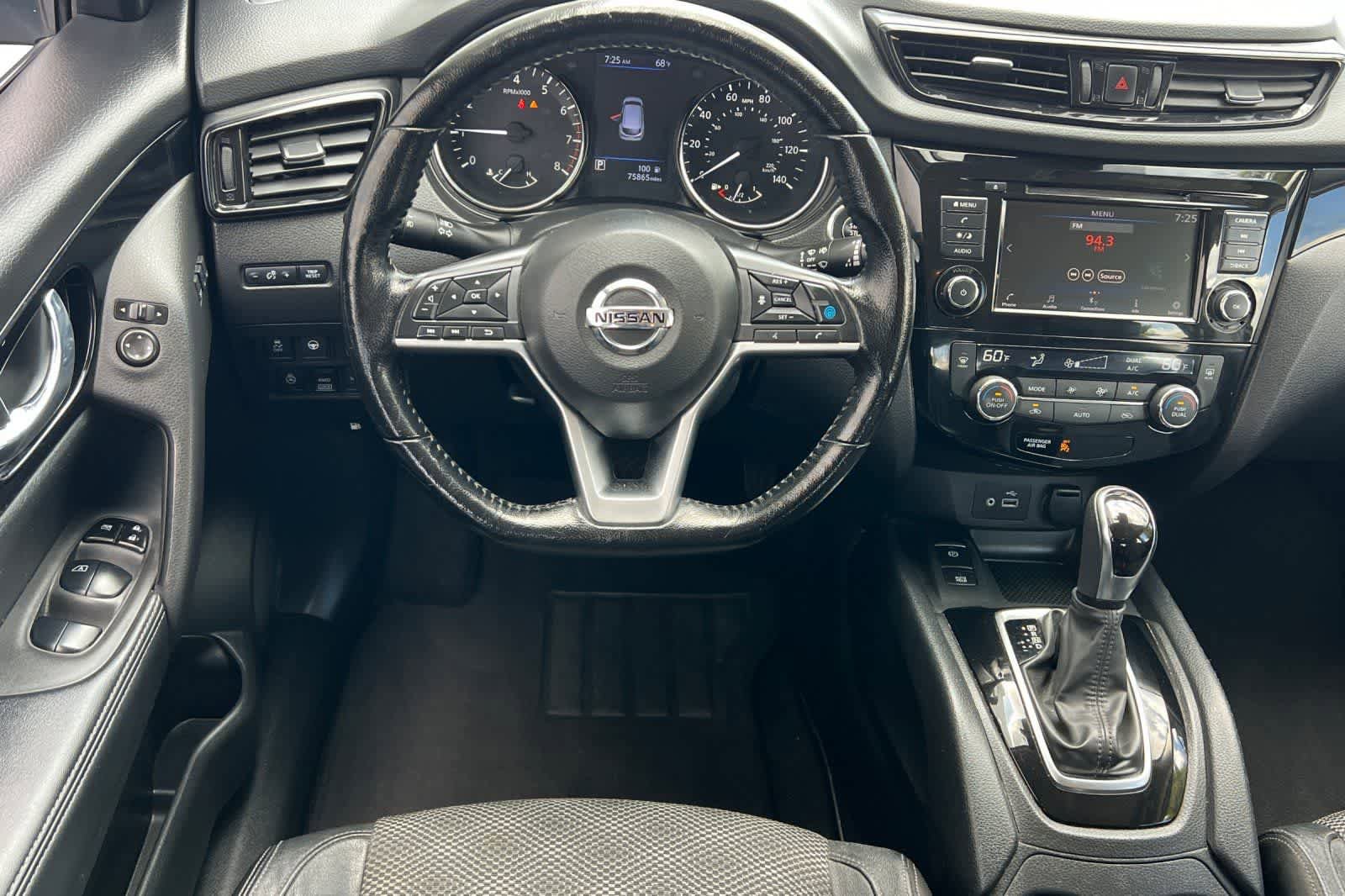Used 2021 Nissan Rogue Sport SV w/ Technology Package AWD/4WD image 16