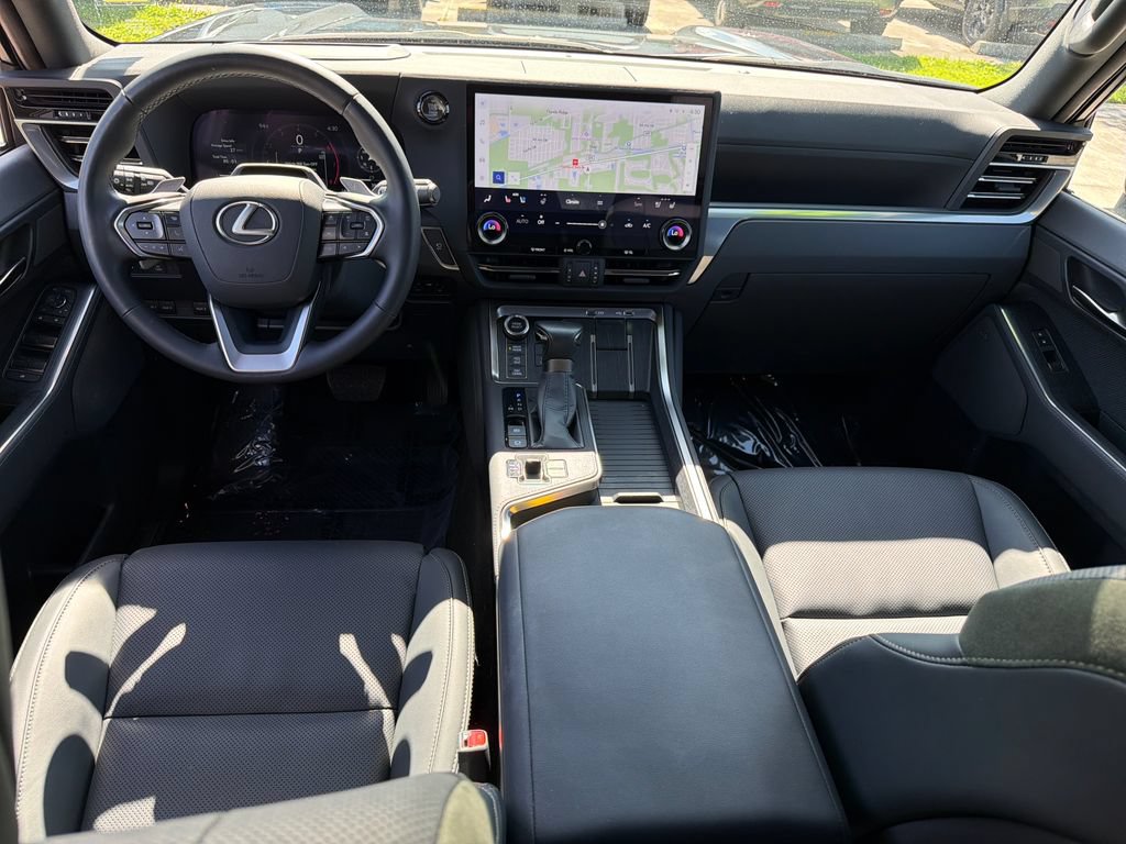 Used 2025 Lexus GX 550 AWD/4WD image 18