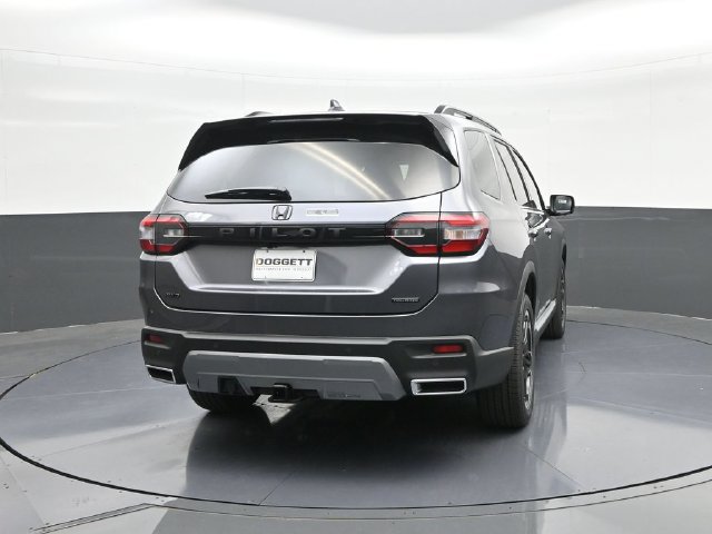 New 2026 Honda Pilot Touring image 11