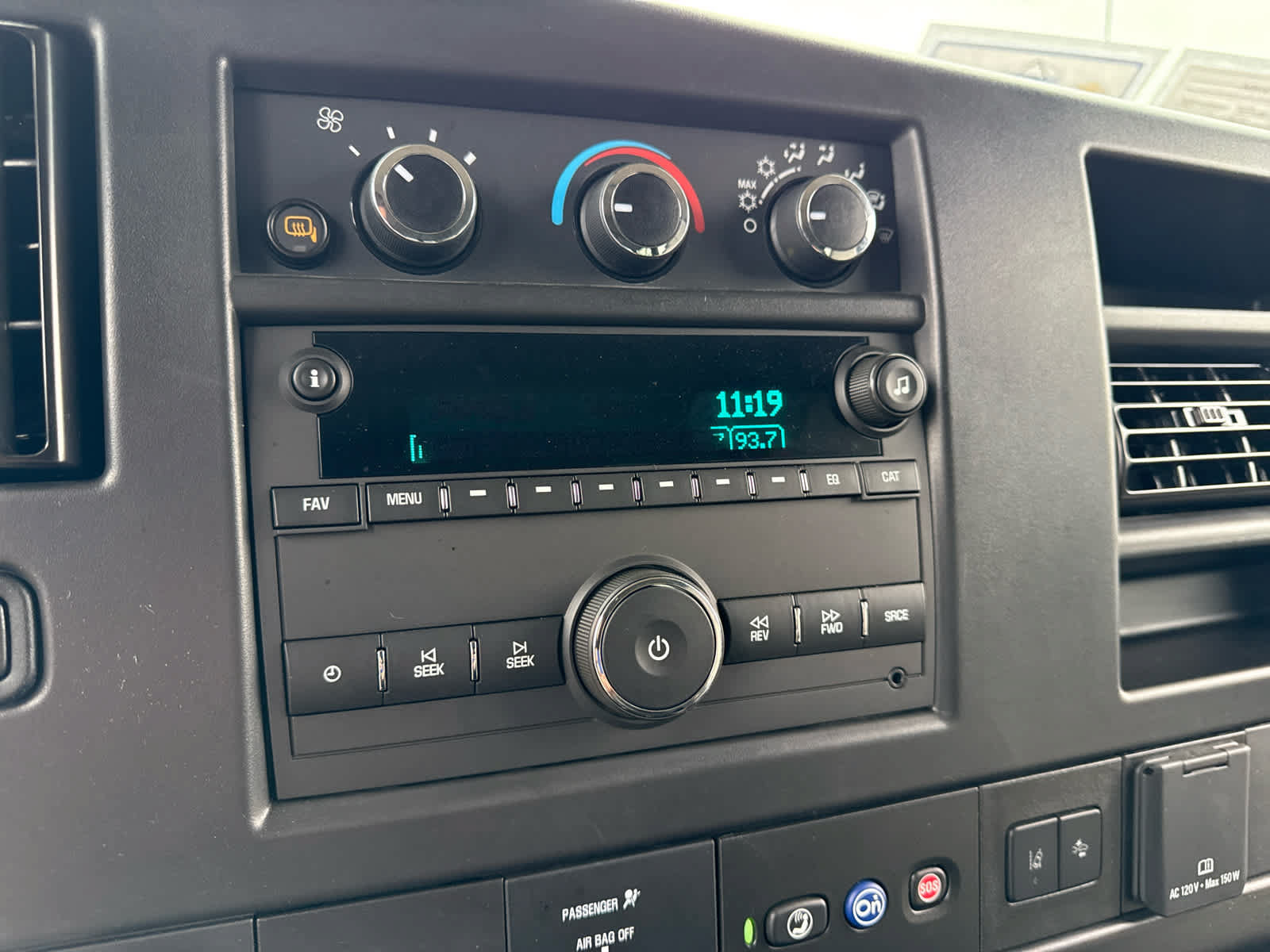Certified 2025 Chevrolet Express 3500 LT w/ LT Preferred Equipment Group RWD image 14