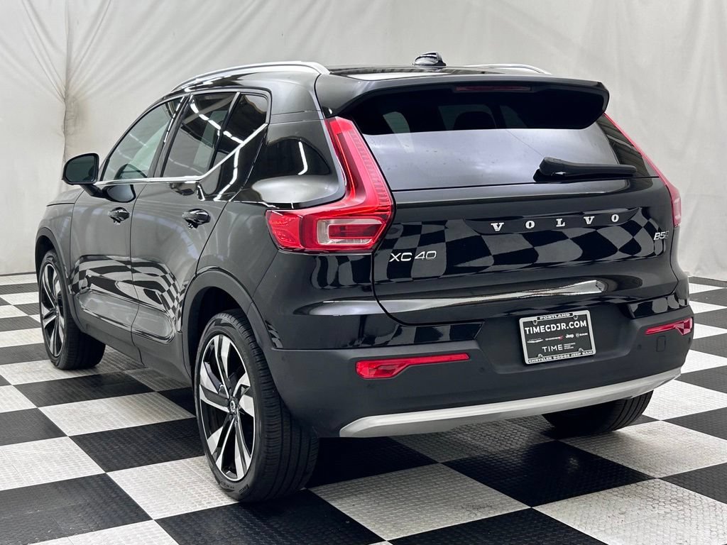 Used 2025 Volvo XC40 B5 Ultra AWD/4WD image 5