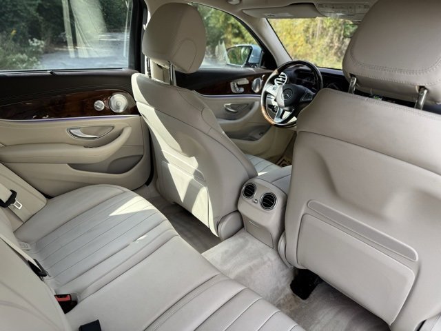 Used 2018 Mercedes-Benz E 400 4MATIC Wagon image 18