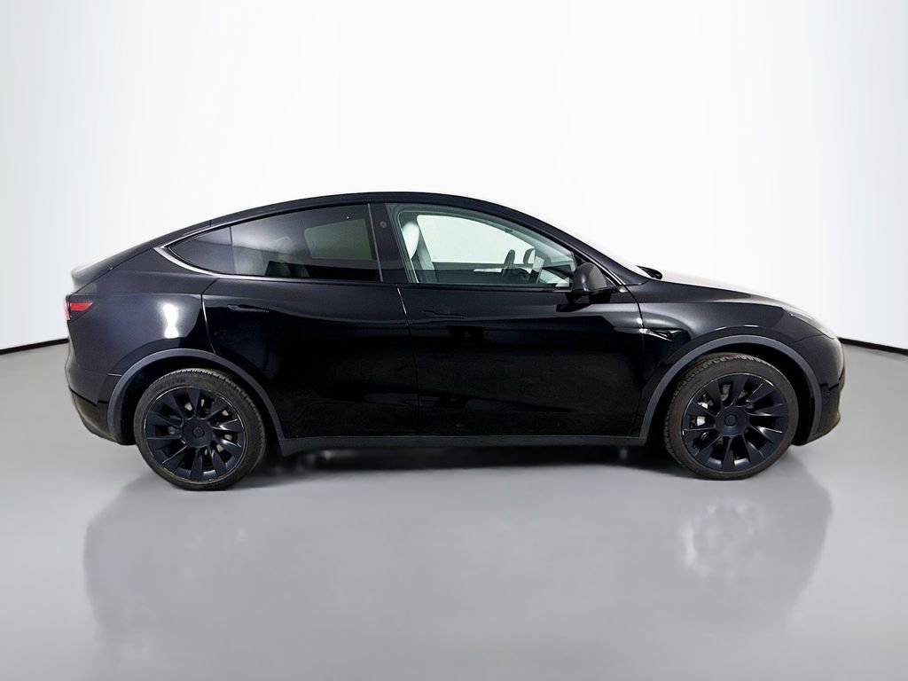 Used 2024 Tesla Model Y Long Range image 30