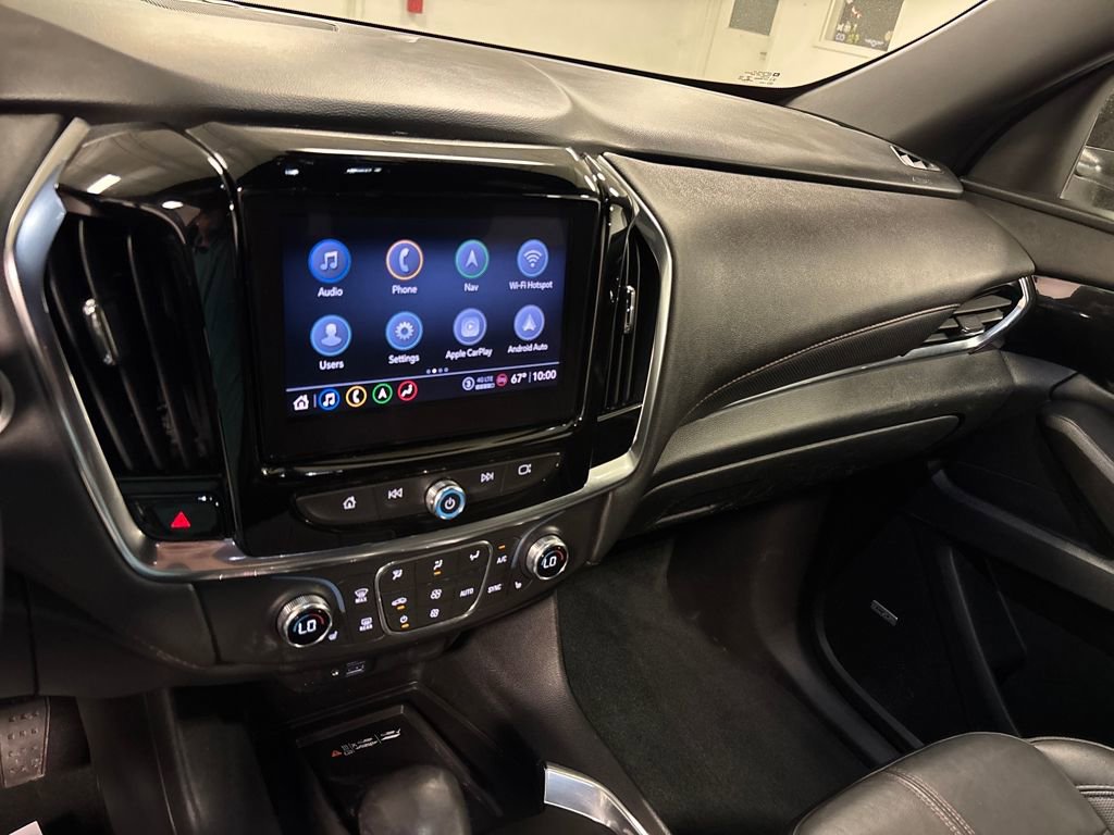 Used 2022 Chevrolet Traverse RS image 37