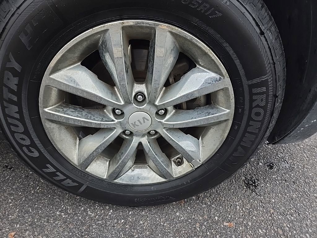 Used 2017 Kia Sorento LX image 37