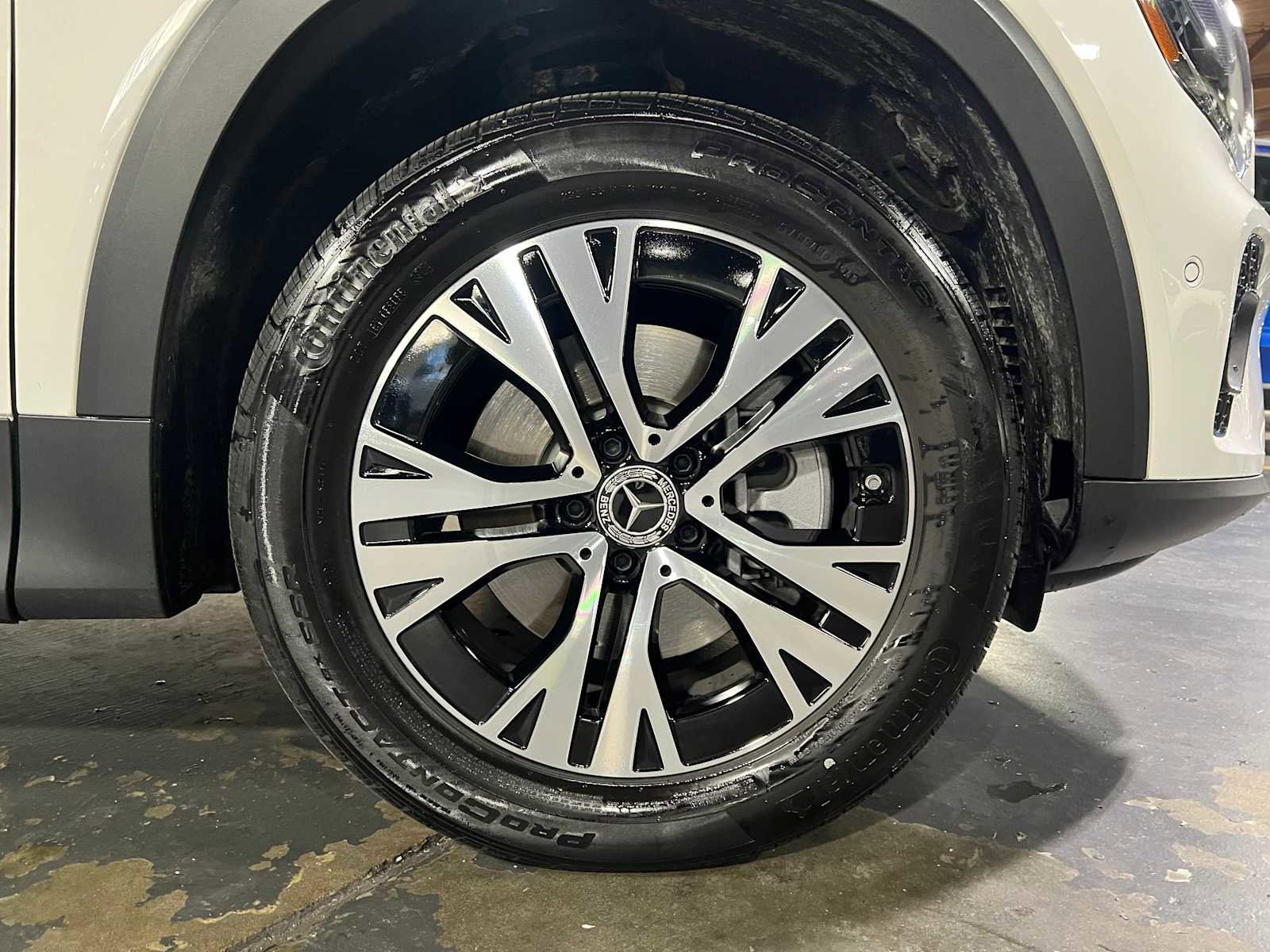 Certified 2025 Mercedes-Benz GLB 250 4MATIC image 9