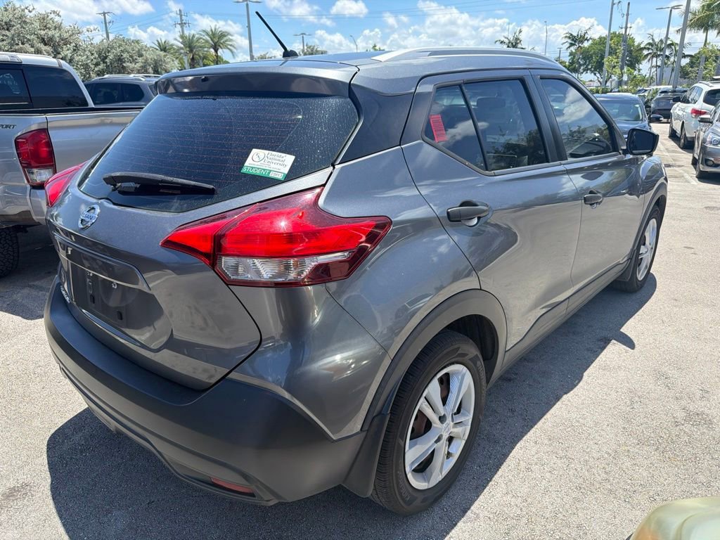 Used 2019 Nissan Kicks S FWD image 5