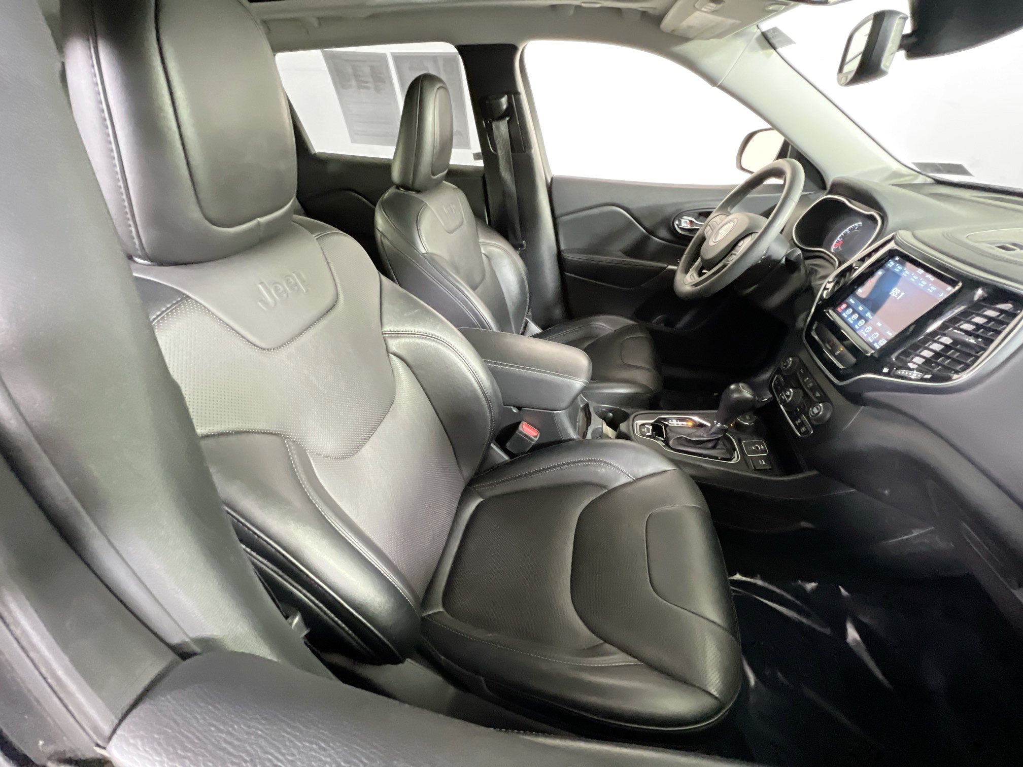 Used 2022 Jeep Cherokee Limited AWD/4WD image 27